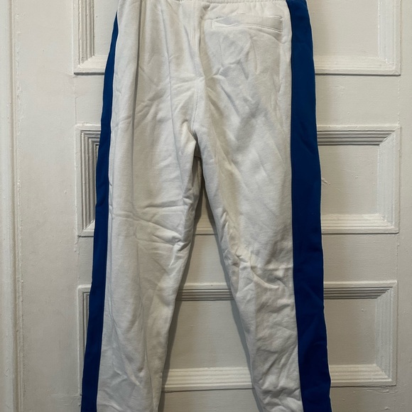 Lacoste sweatpants - Picture 2 of 3